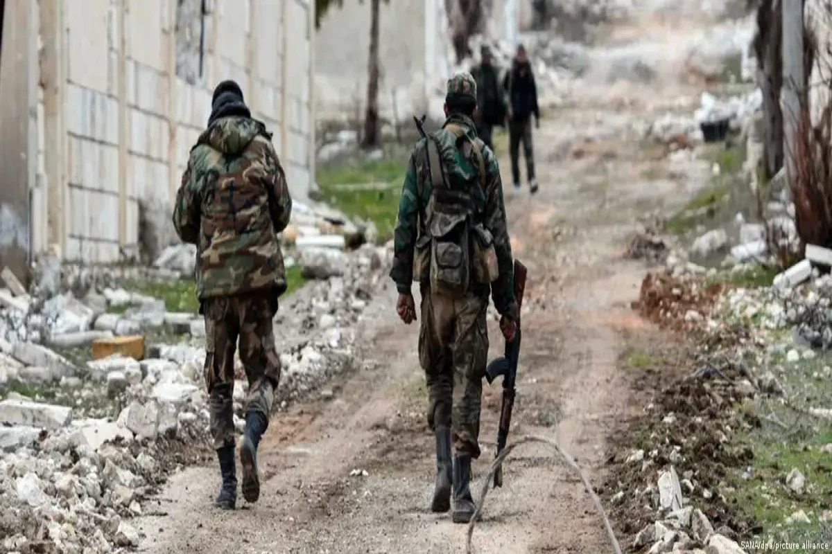 Gunmen ambush bus carrying Syrian soldiers, killing 23