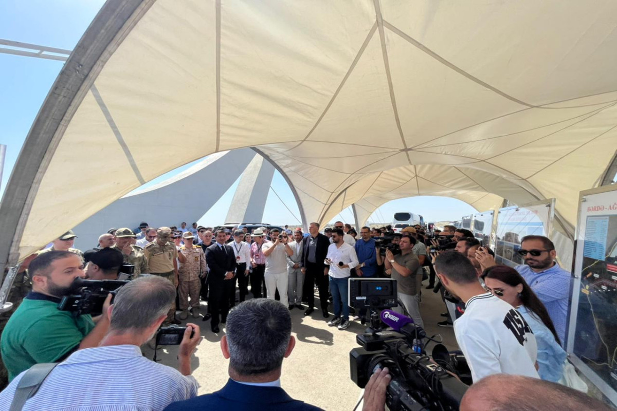 Assistant to President: Azerbaijan builds roads, not walls for reintegration of Garabagh's Armenian residents