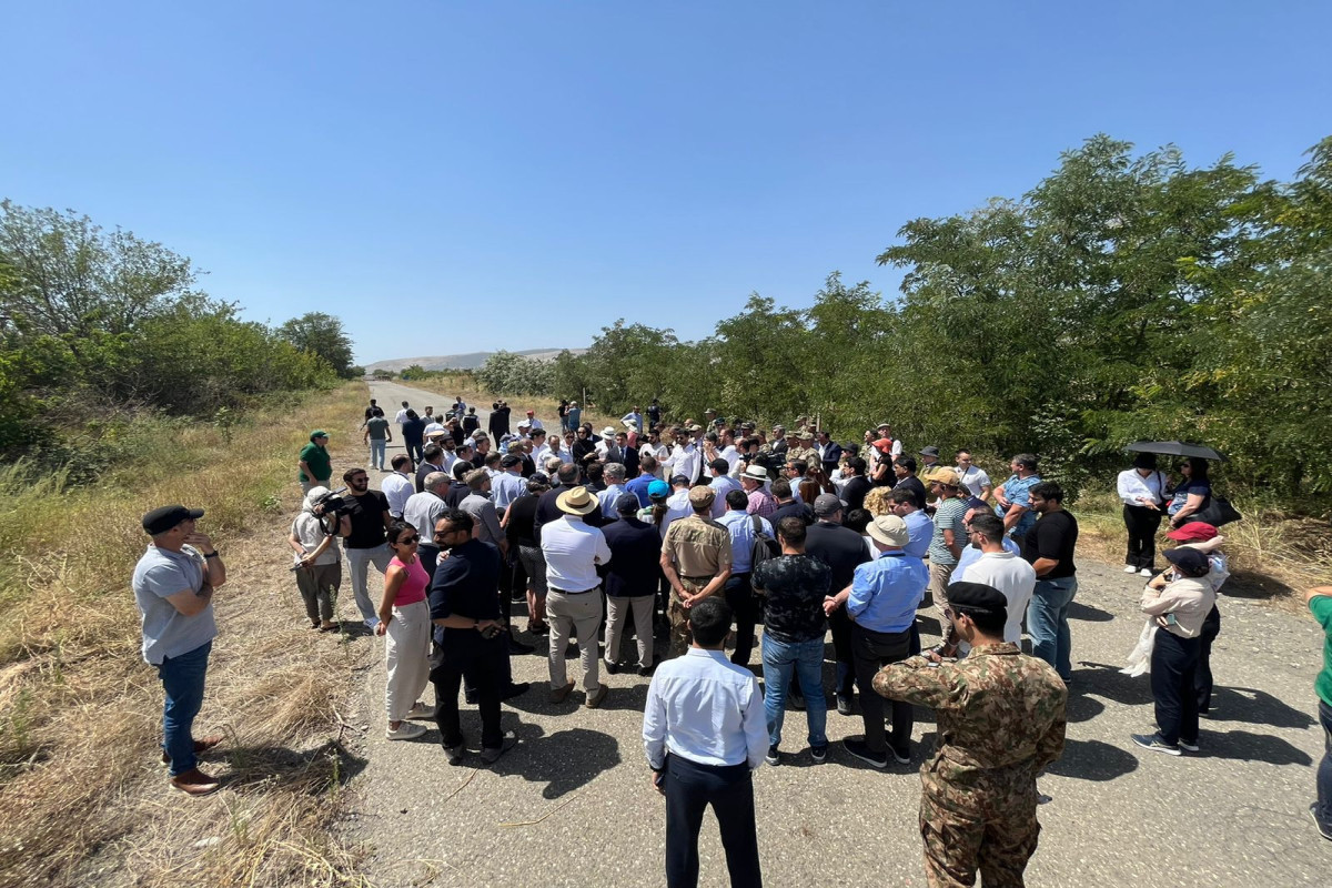 Presidential Assistant: Aghdam-Asgaran-Khankandi road is open for delivery of all necessary goods