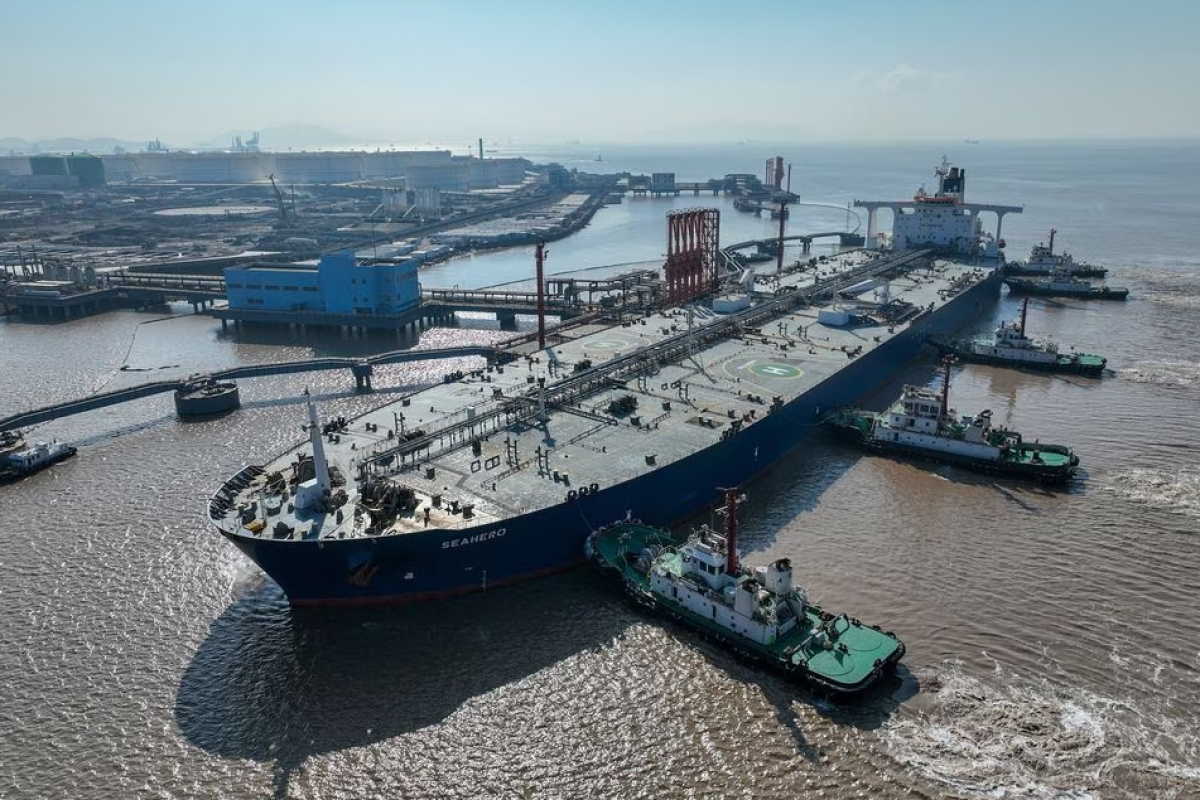Oil prices wobble on worries over China economy