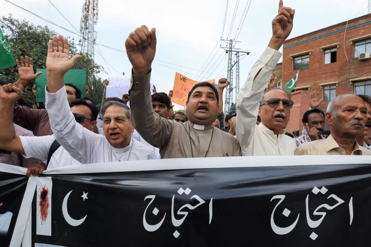 Two Christians accused of blasphemy arrested in Pakistan