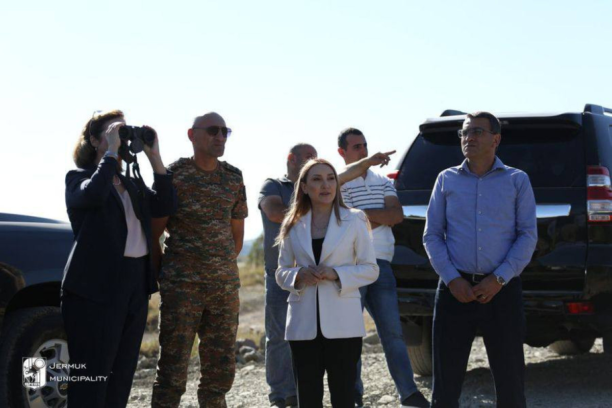 US ambassador to Armenia visits border with Azerbaijan