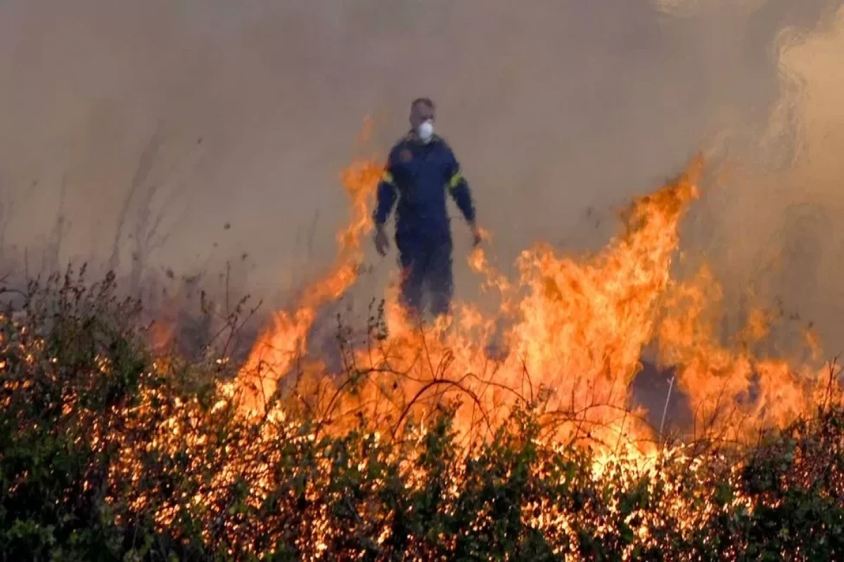Greece authorities on alert for new spate of blazes
