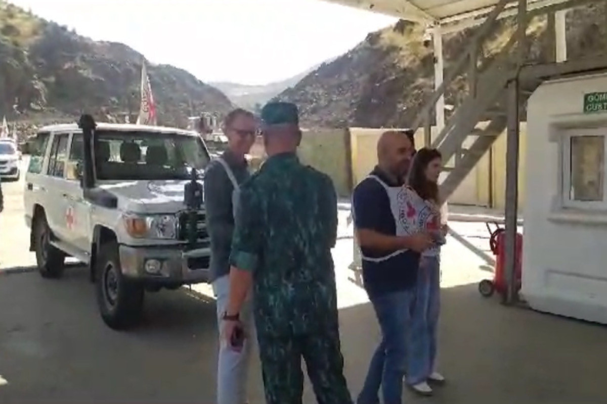Azerbaijan ensures unimpeded passage of Armenians in ICRC vehicles through Lachin BCP -VIDEO 