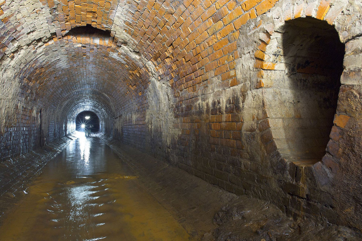 Eight bodies retrieved after Moscow sewer tour accident