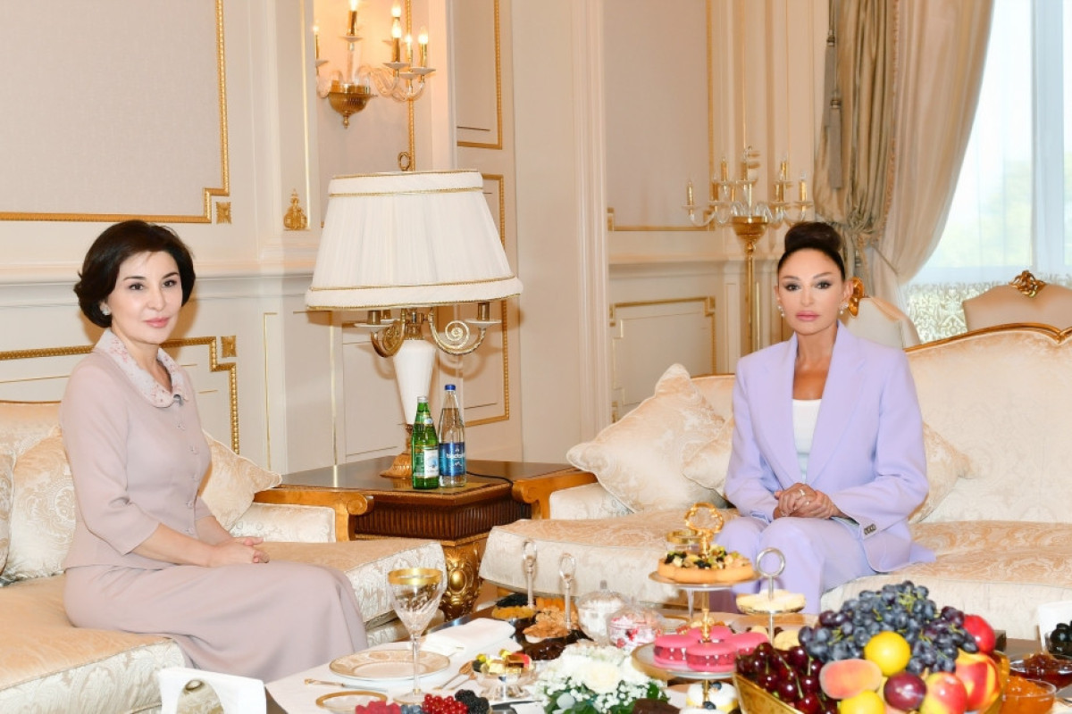 First Ladies of Azerbaijan and Uzbekistan meet