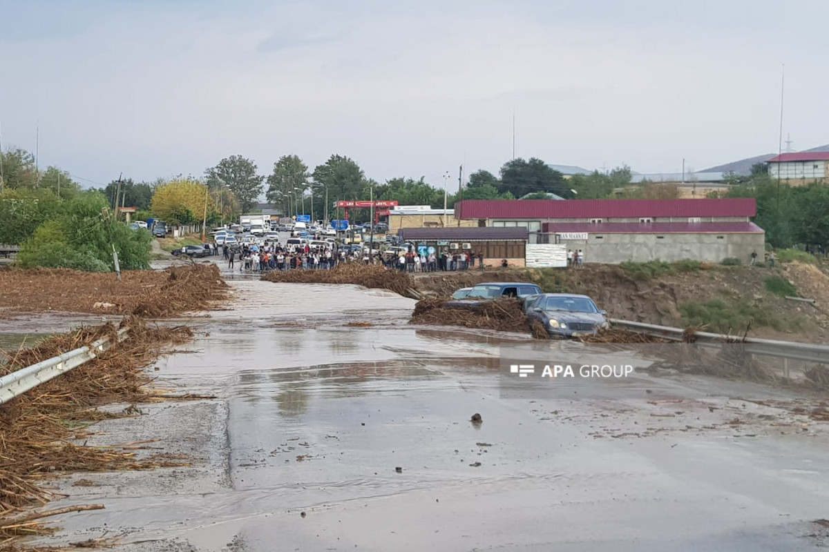 Flood results in closure of Baku-Shamakhi-Yevlakh highway for repairs-PHOTO -PHOTO 