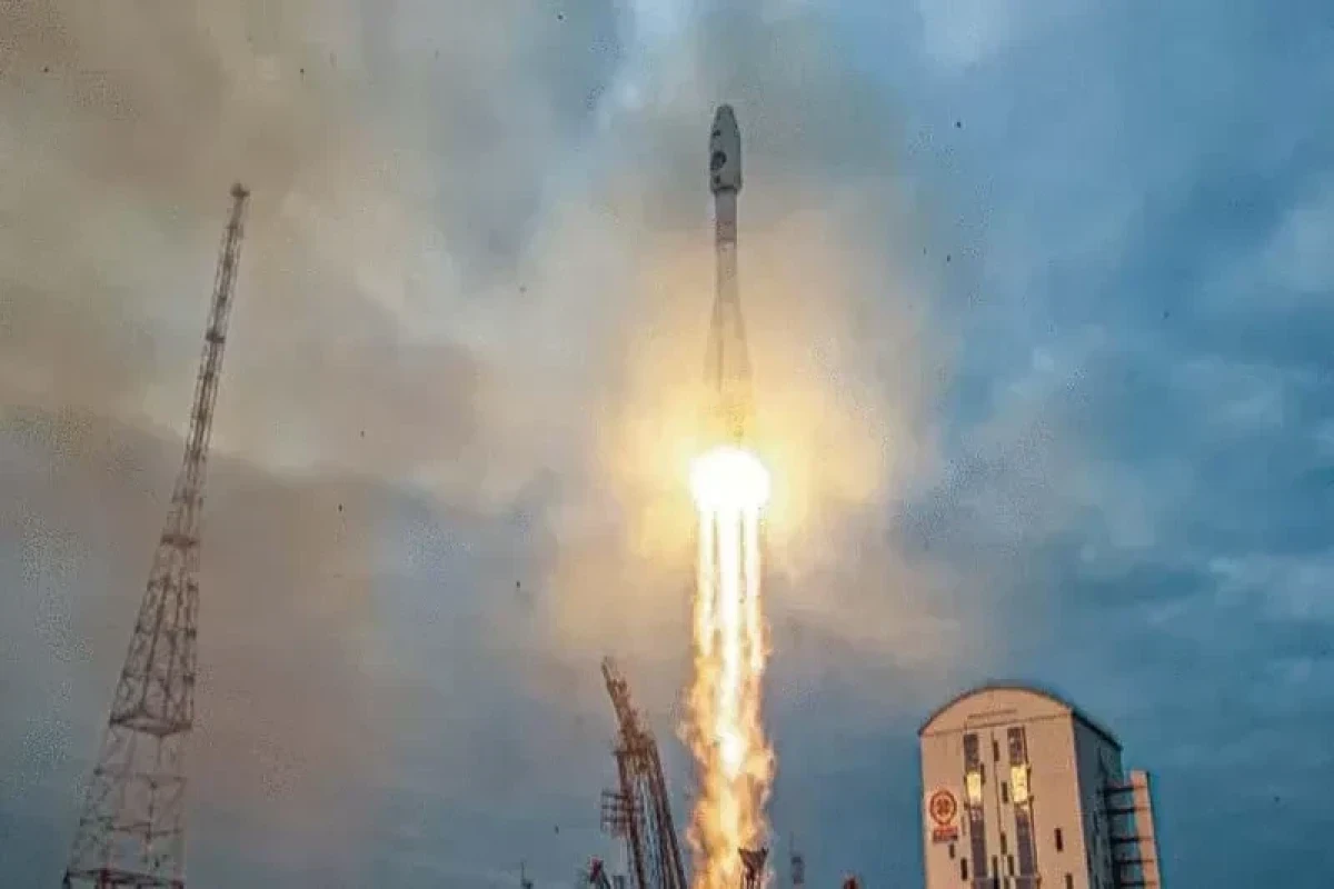 Kremlin plays down moon landing failure, says space programme will continue
