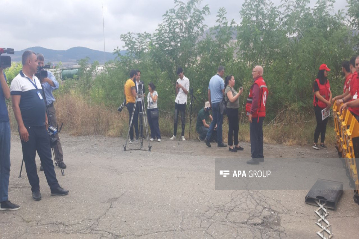 Foreign media agencies arrived at area where humanitarian cargo sent from Baku to Khankandi waits