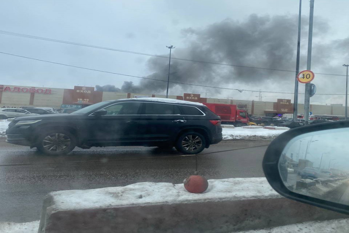 Fire erupts at Moscow’s ‘Sadovod’ market belonging to Azerbaijani billionaires, 2 people injured-VIDEO 
