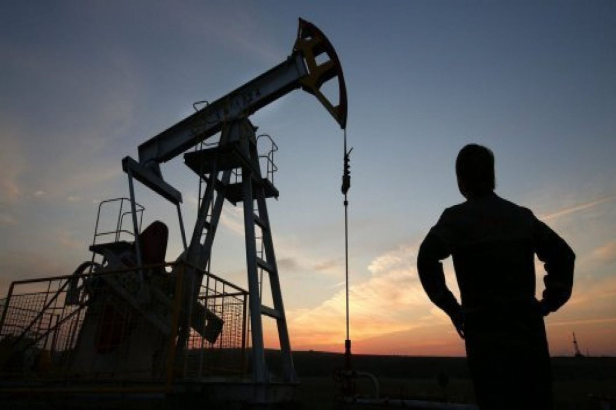 Oil price slightly increases in world markets