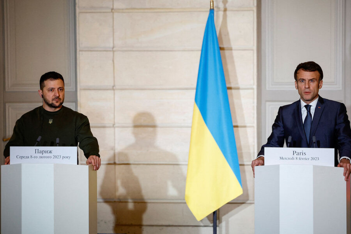 Zelensky holds call with Emmanuel Macron while he visits Argentina