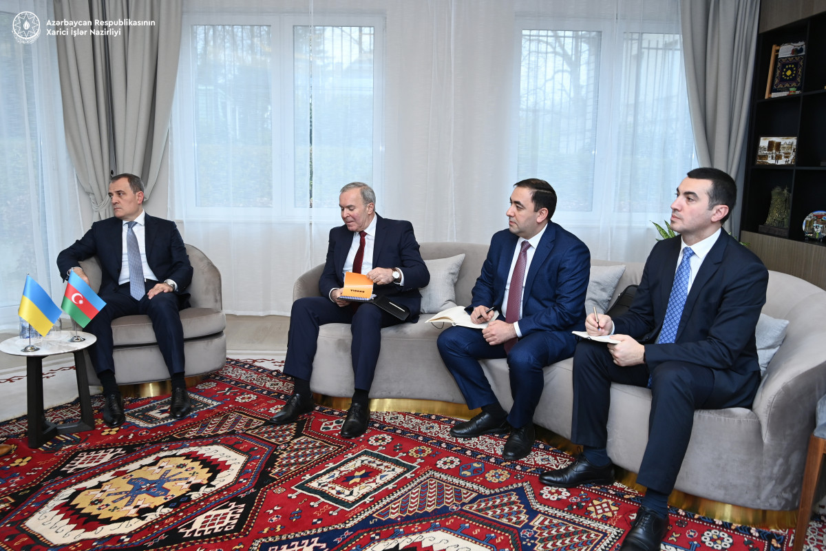 Azerbaijani FM meets with his Ukrainian counterpart