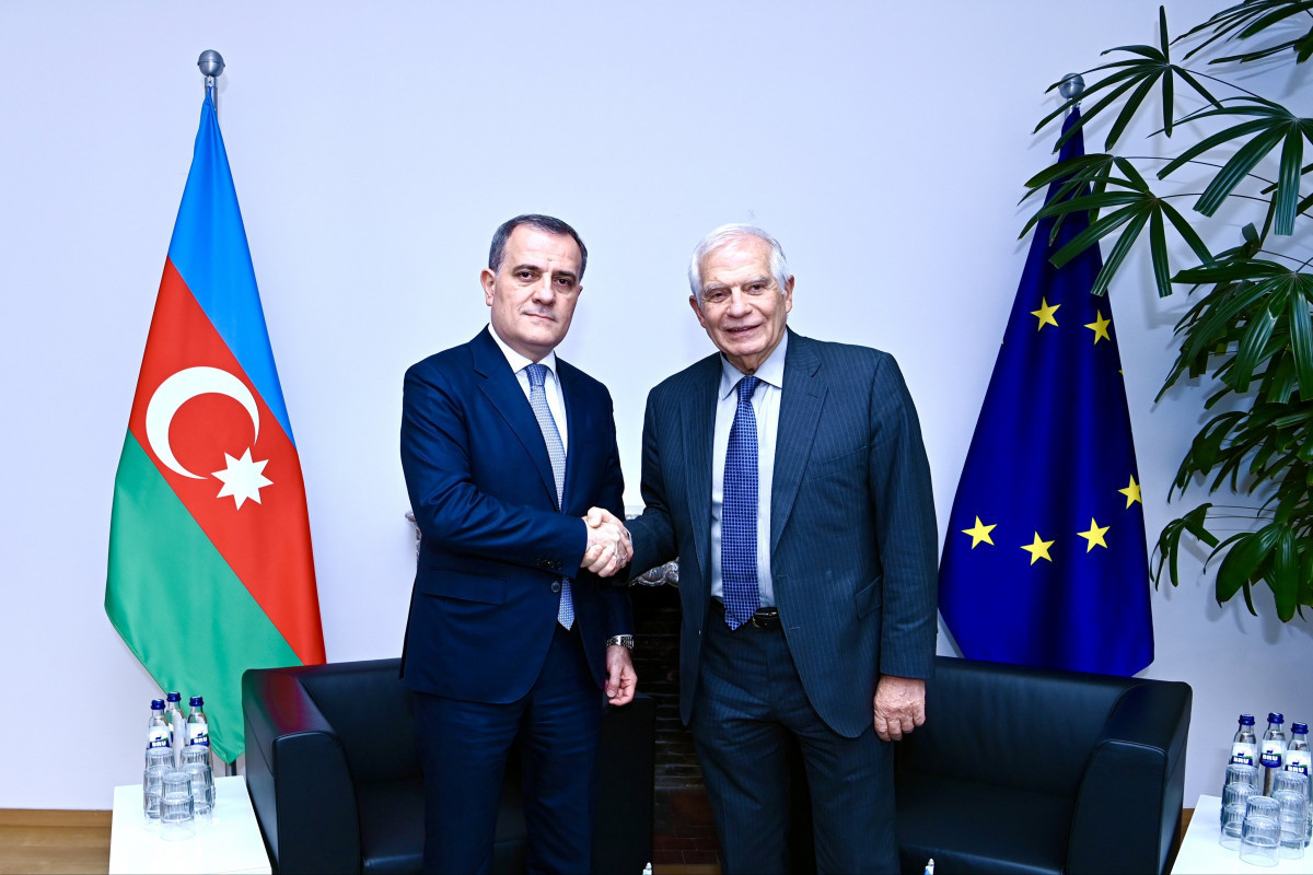 Azerbaijani top diplomat highlights EU officials