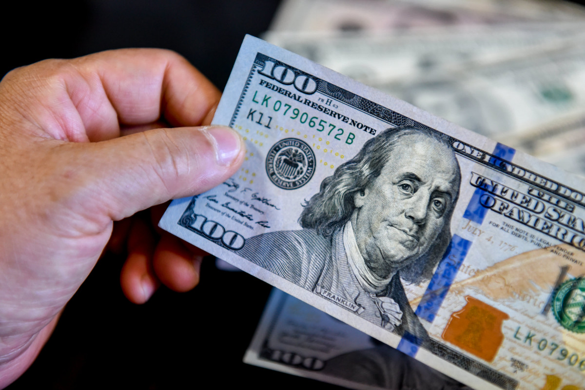 U.S. dollar stays nearly flat ahead of CPI figures, Fed decision