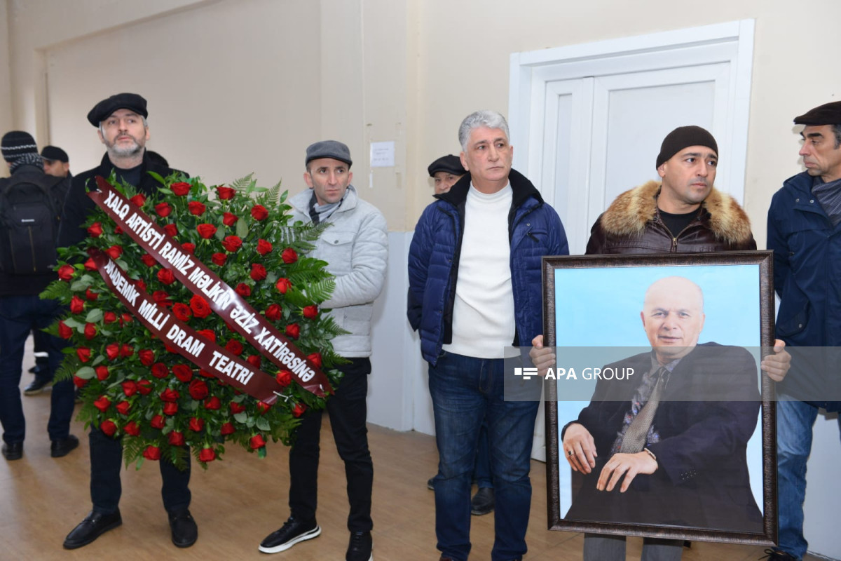 Azerbaijan's President, First Lady send wreath to People's Artist Ramiz Malik's burial ceremony