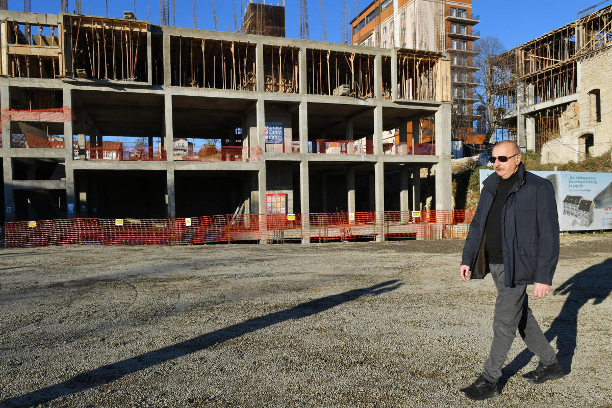 Azerbaijani President got acquainted with construction works carried out in Garabagh street of Shusha city