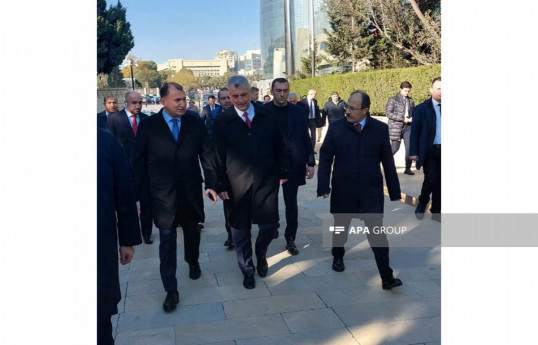 Turkish Minister of Trade pays tribute to Great Leader Heydar Aliyev