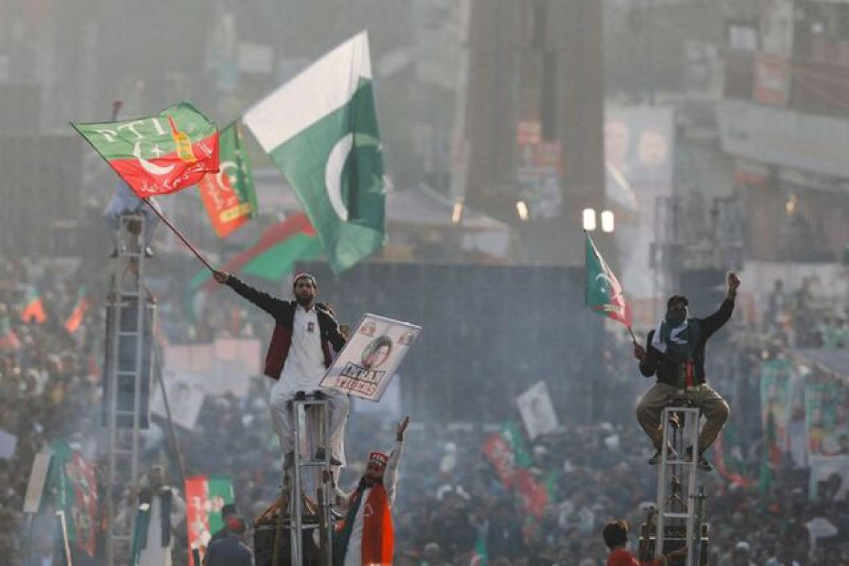 Pakistan extends deadline for election nominations
