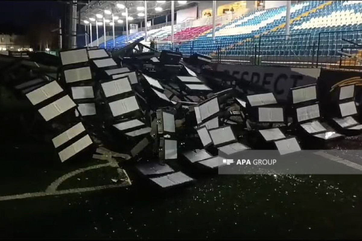 Light pole fell due to strong wind, Turan Tovuz - Araz-Nakhchivan game was postponed-VIDEO 