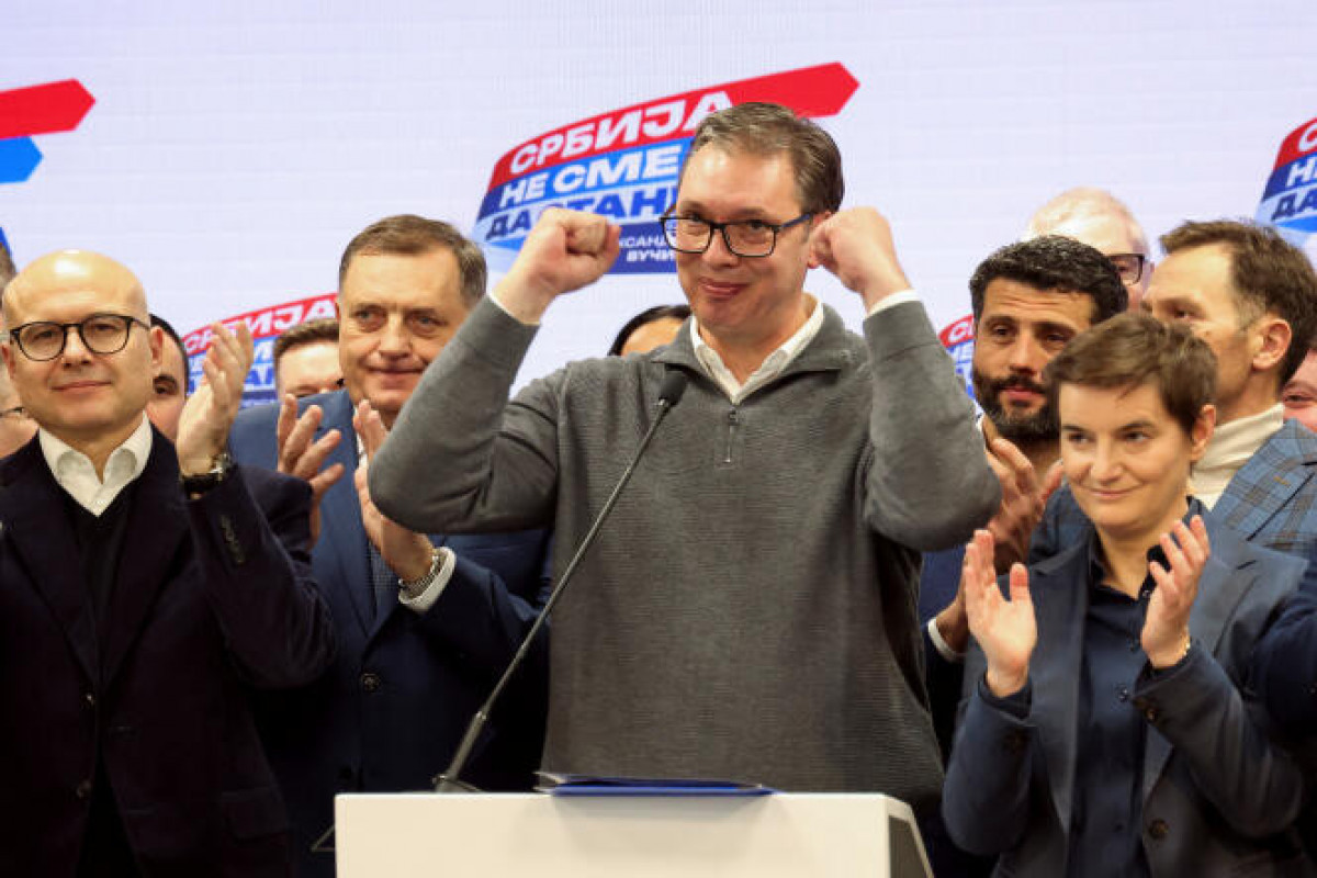 Attempt of  "color revolution" in Serbia - Will Vučić