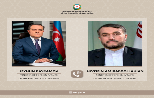 Azerbaijani FM holds phone conversation with Iranian counterpart