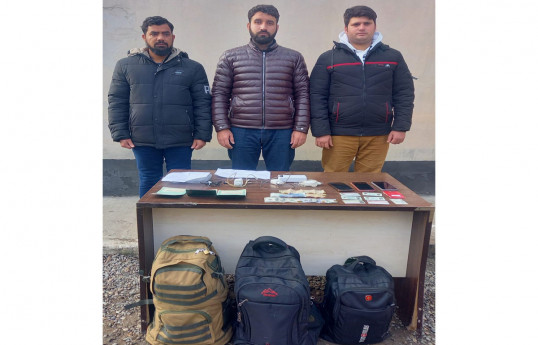 Azerbaijan detains Pakistani citizens at state border -PHOTO 
