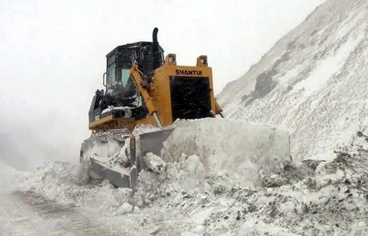 Azerbaijan clears snow cover of supply roads in liberated territories -VIDEO 