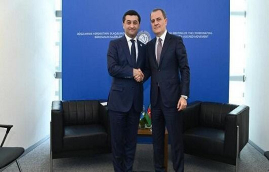 Azerbaijani, Uzbek FMs hold phone talk