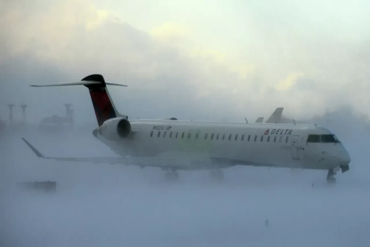 Ice storm causes thousands of canceled, delayed flights across US South