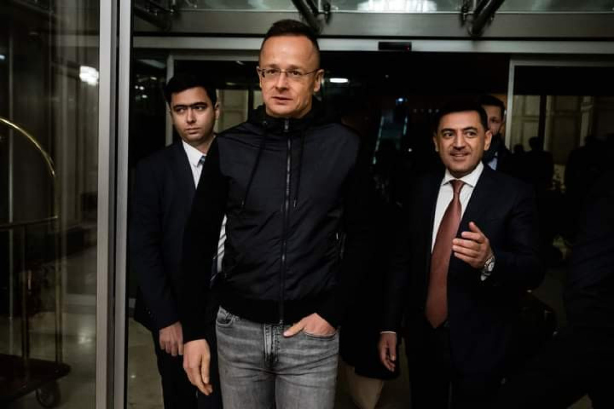 Hungarian FM Peter Szijártó arrives in Azerbaijan