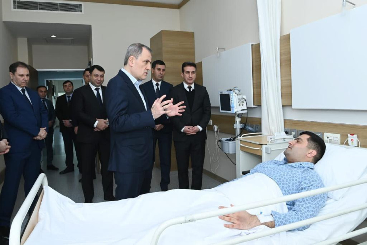 Foreign Minister Jeyhun Bayramov visits those who injured during the attack on Azerbaijan's Embassy in Iran