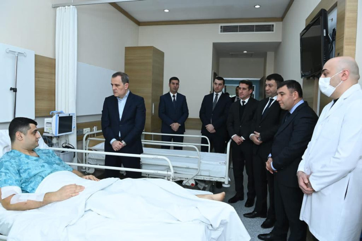 Foreign Minister Jeyhun Bayramov visits those who injured during the attack on Azerbaijan's Embassy in Iran