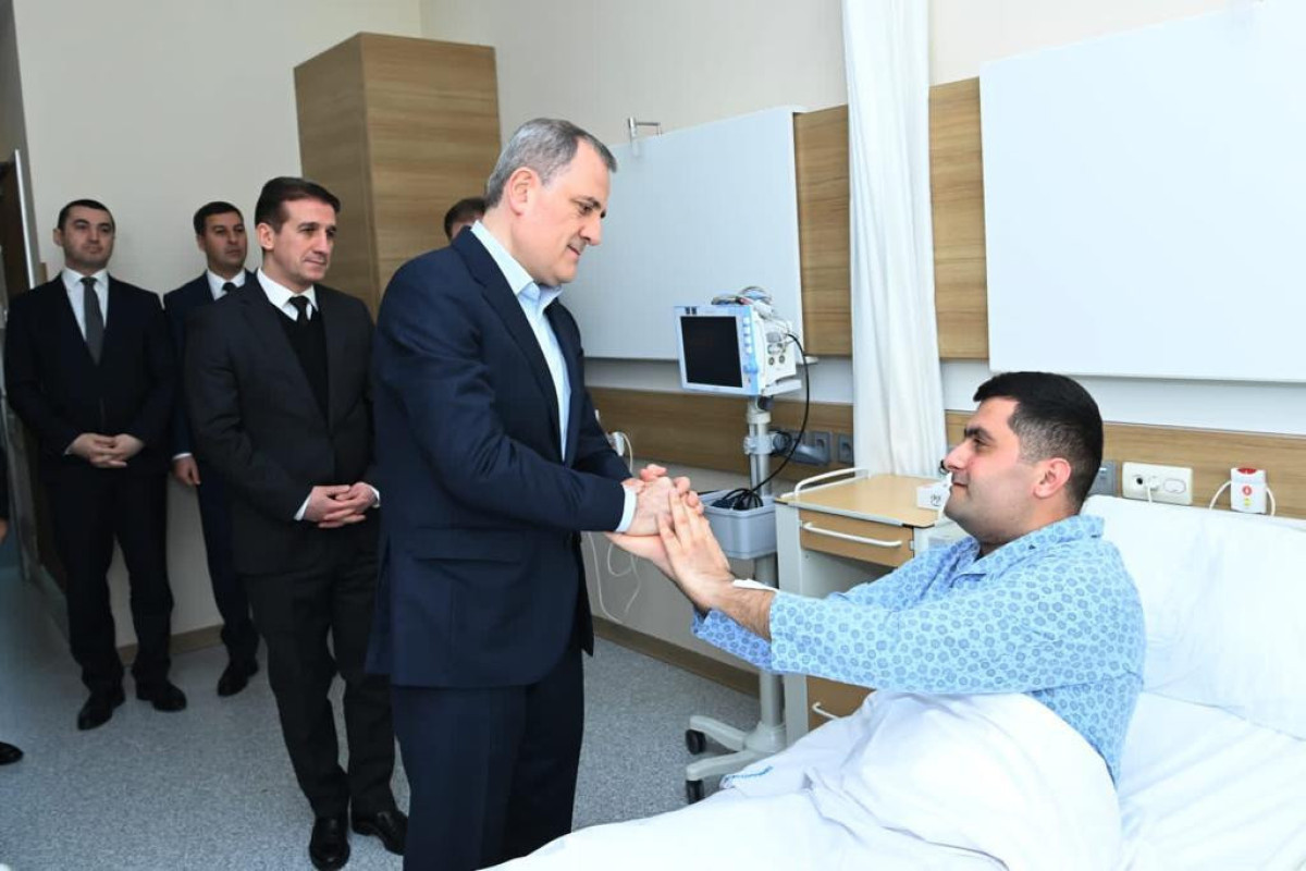 Foreign Minister Jeyhun Bayramov visits those who injured during the attack on Azerbaijan