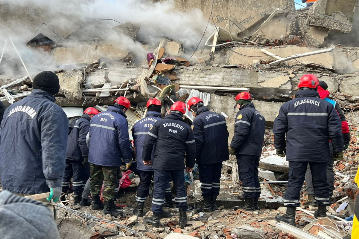 Rescuers of Azerbaijan' Ministry of Emergency Situations rescued 16 people from the rubble in Türkiye-VIDEO 