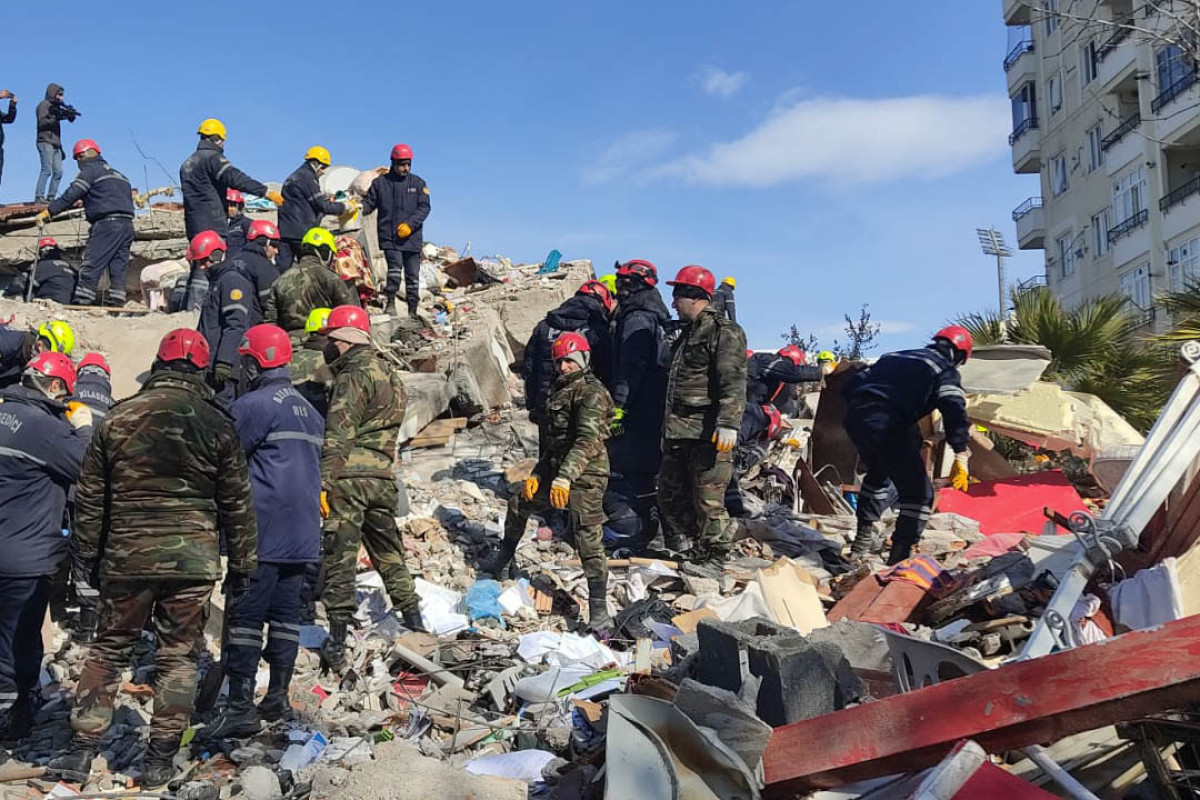 Azerbaijani rescuers removed two more bodies from the rubble in earthquake area in Türkiye