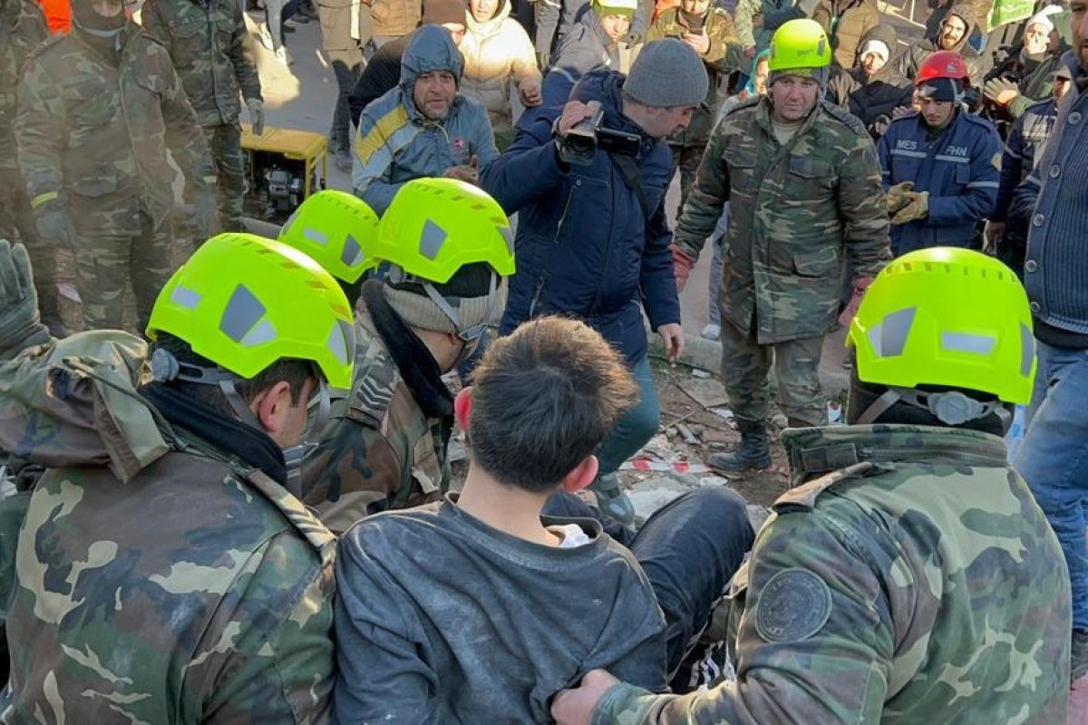 Azerbaijan MES rescuers saved a 17-year-old boy and a 12-year-old girl under the rubble in Kahramanmaraş-FOOTAGE OF RESCUE OPERATION 