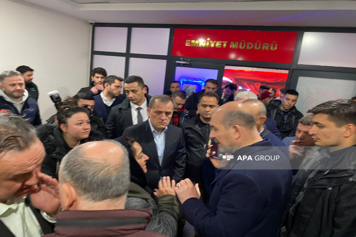 Azerbaijani FM meets with Turkish citizens affected by earthquake-PHOTO -UPDATED 
