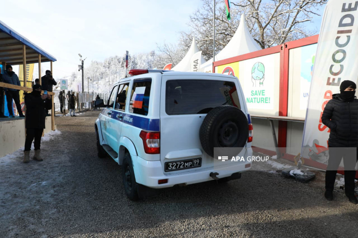 Vehicles of Russian peacekeepers pass freely along Azerbaijan's Lachin-Khankendi road-PHOTO 