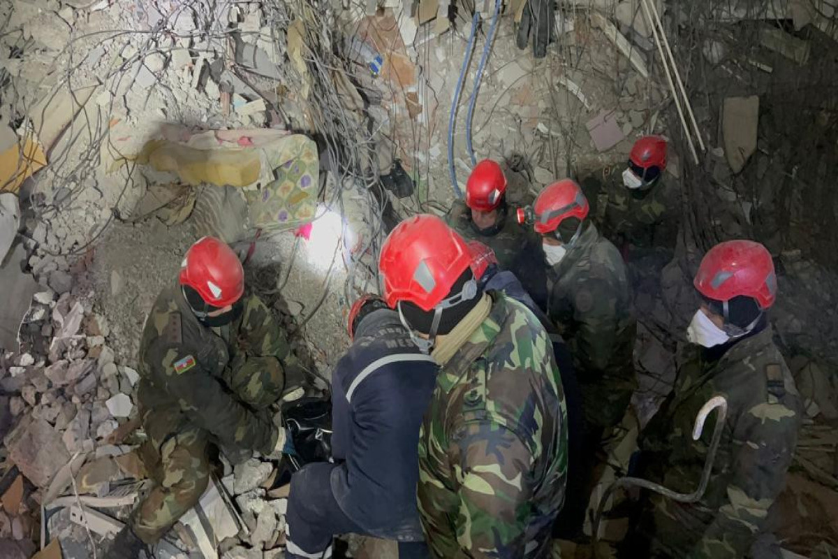 Azerbaijan MES 758 rescuers and medical personnel to quake-hit Kahramanmaras region of Türkiye