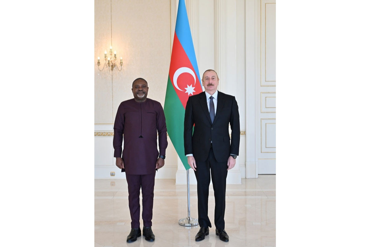 President Ilham Aliyev accepted credentials of incoming ambassador of Angola-UPDATED 