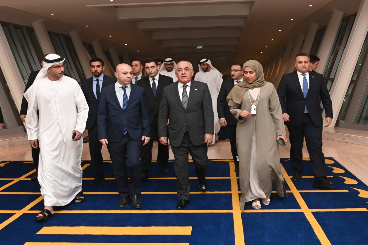 Azerbaijani PM pays visit to UAE