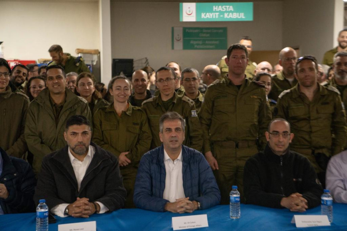 Israeli Foreign Minister visits the field hospital in the quake area in Turkiye-PHOTO 