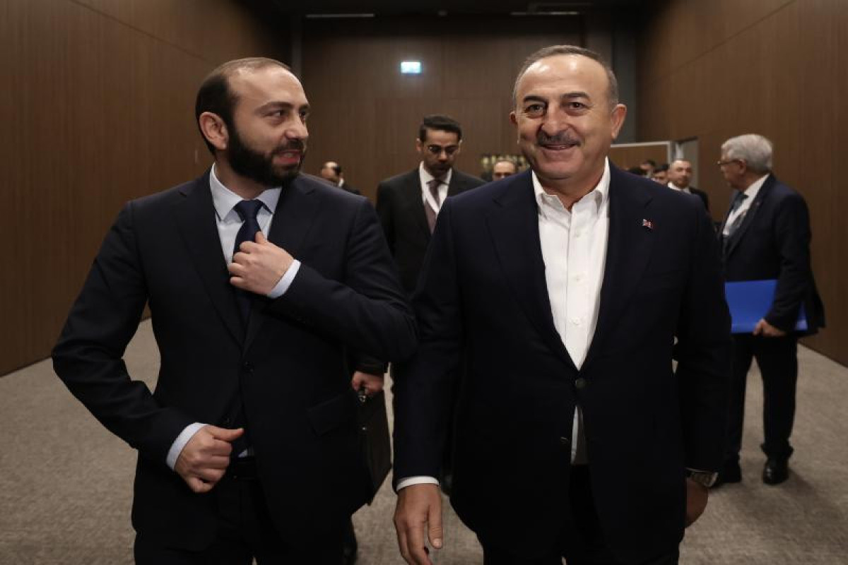 Turkish Foreign Minister Mevlut Cavusoglu and Armenian Foreign Minister Ararat Mirzoyan