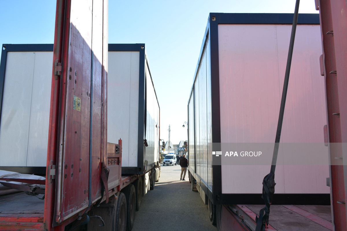 Azerbaijan dispatches 20 more modern modular houses to Türkiye-PHOTO 