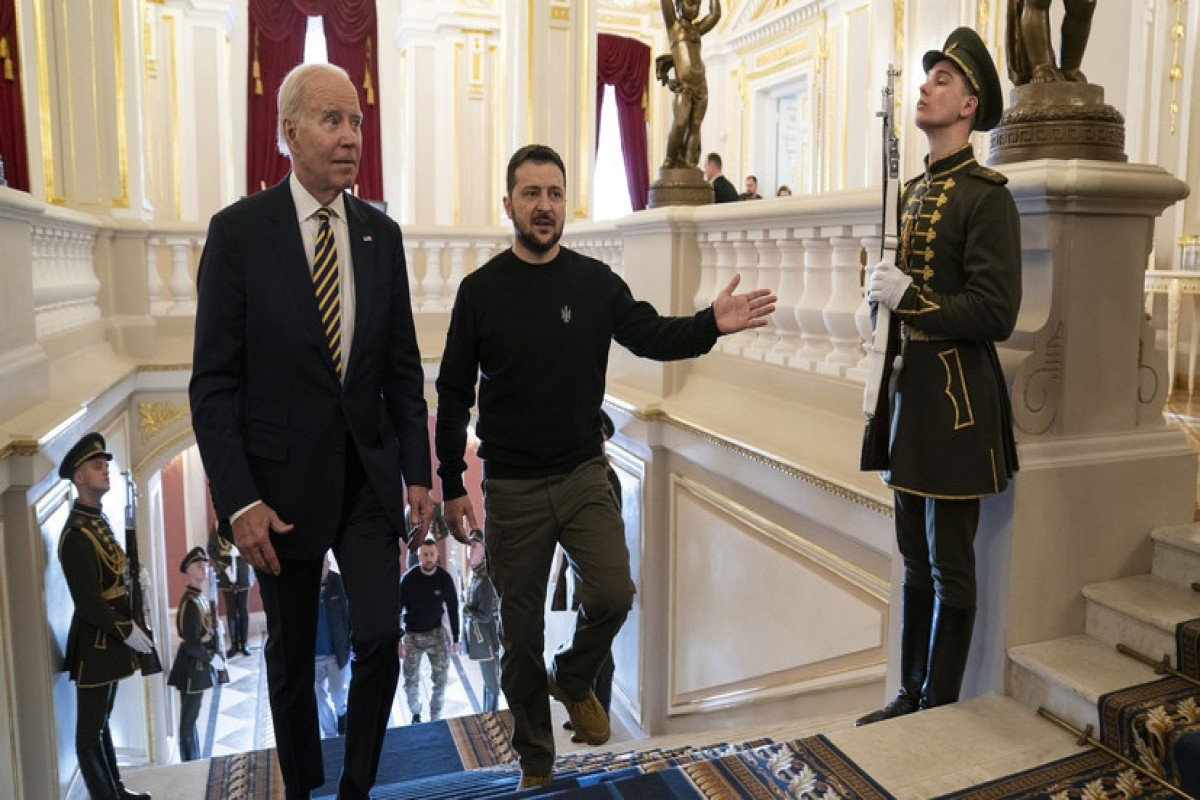 Biden says allies will provide Ukraine wit 700 tanks