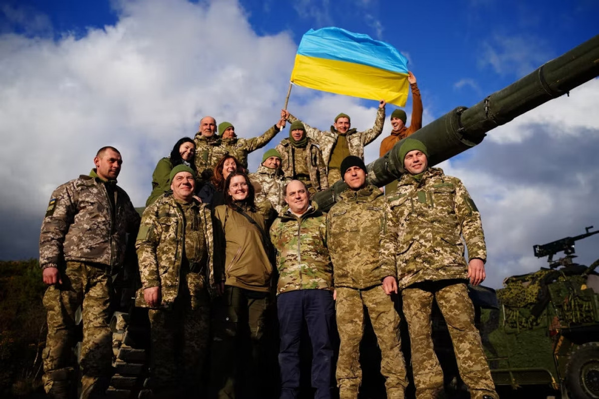 Wallace praises ‘dedication’ of Ukrainian soldiers training on British tanks-PHOTO 