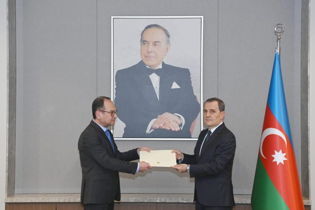Bulgarian ambassador presented the copy of his credentials to Jeyhun Bayramov-PHOTO 