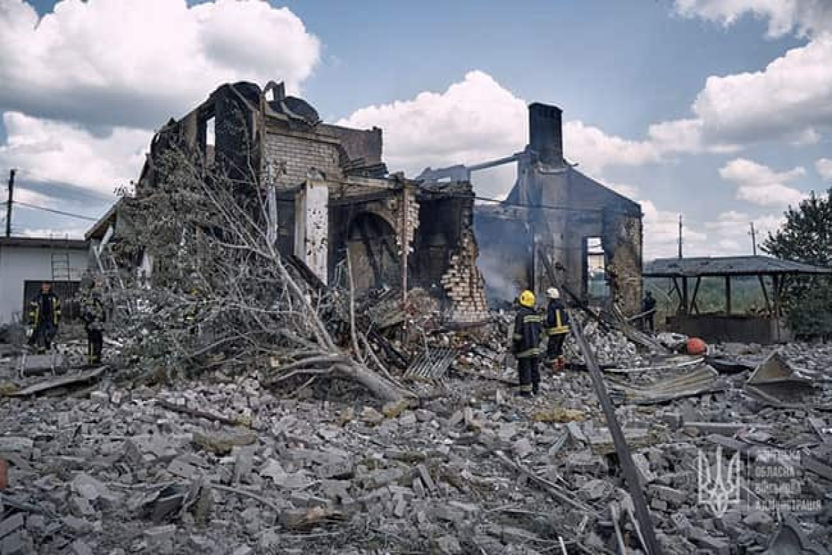 Russian shelling kills 2 in Kherson, Ukrainian officials say