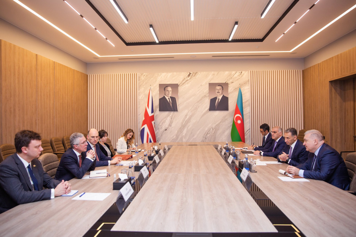 Azerbaijan and Britain signed treaty on vehicle transportation